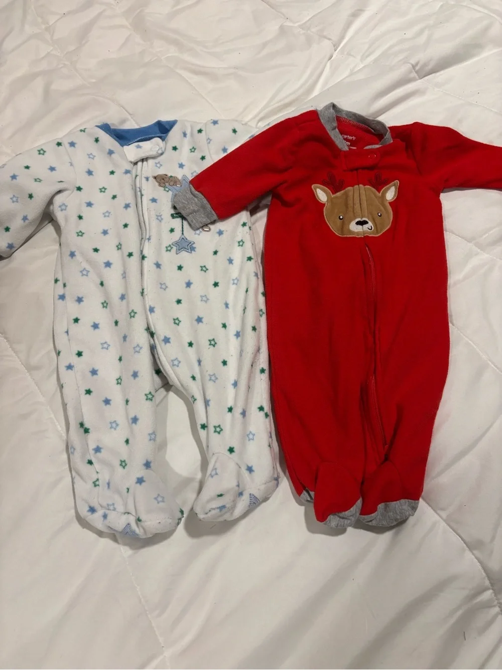 Carter's Set of 2 footed pajamas Red Deer fleece and white stars 3 months